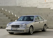Onlar. Mercedes Benz E Özellikleri 50 AMG W210 1996-1997