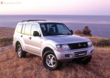 Aquellos. Características Mitsubishi Pajero (Montero, Shogun) LWB 2000-2003
