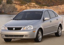 Onlar. 2004 yılından beri Suzuki forenza sedan