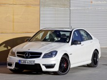 Onlar. 2011'den beri Mercedes C-Serisi AMG Sedan Özellikleri