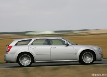 Chrysler 300C ტურისტული SRT8 2006 წლიდან
