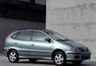 Nissan Almera Tino 2000 - 2003