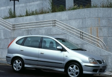 Nissan Almera tino 2000 - 2003