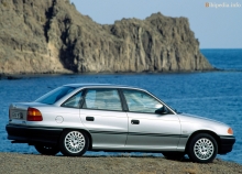 Opel Astra седан 1994 - 1998