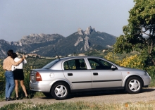 Opel Astra седан 1998 - 2008