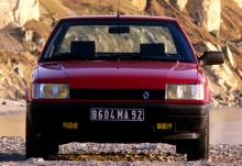 Renault 21.
