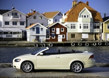 Volvo C70.