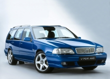 Volvo V70.