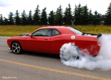 Dodge Challenger srt8