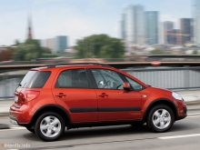 Suzuki sx4 hatchback sedan 2010