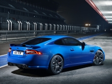 Onlar. Jaguar XKR-S'nin 2011'den beri özellikleri