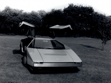 Aston Martin Buldog Concept 1980 001