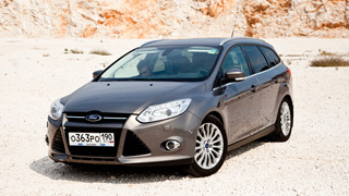 Ford Focus სედანი.