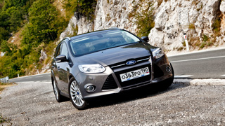 Ford Focus Sedan.