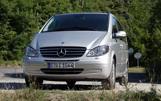 Mercedes Benz Viano.