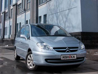 Citroen c8.