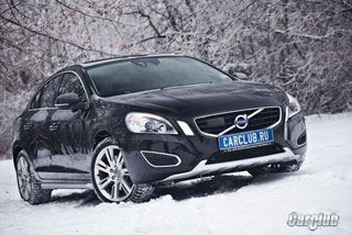 Volvo S40.