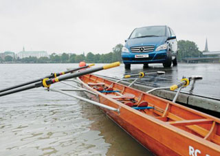 Mercedes Benz Viano.