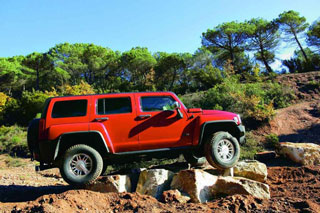 Hummer H3.