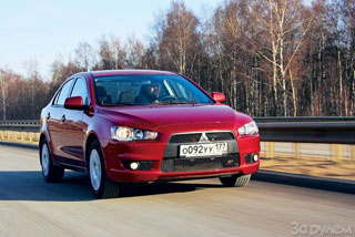 Nissan Tiida (Versa) სედანი