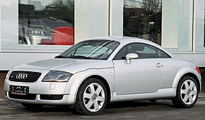 Audi tt coupe.