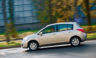 Nissan Tiida (Versa) სედანი