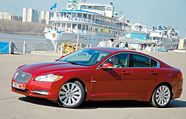 JAGUAR XF.