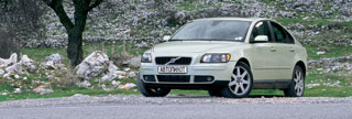 Volvo S40.