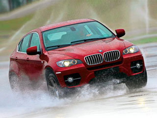 BMW X6.