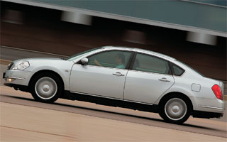 Nissan Teana.