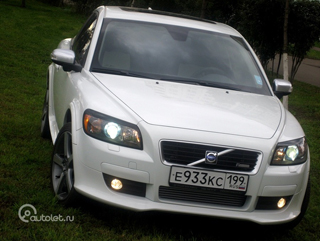 Volvo C30.