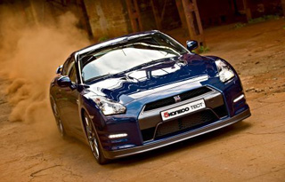 NISSAN GT-R