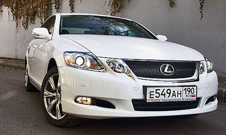 Lexus GS.