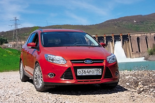 Ford Focus სედანი.