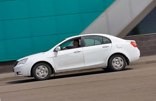 Geely Emgrand სედანი.