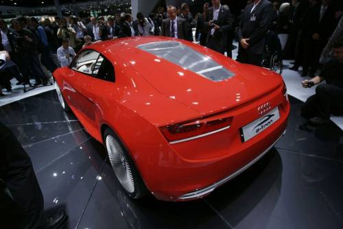 Audi R8 e-tron_вид сзади